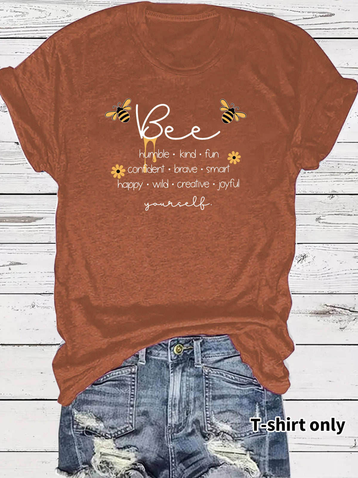 Bee and letter pattern round neck short sleeved shirt