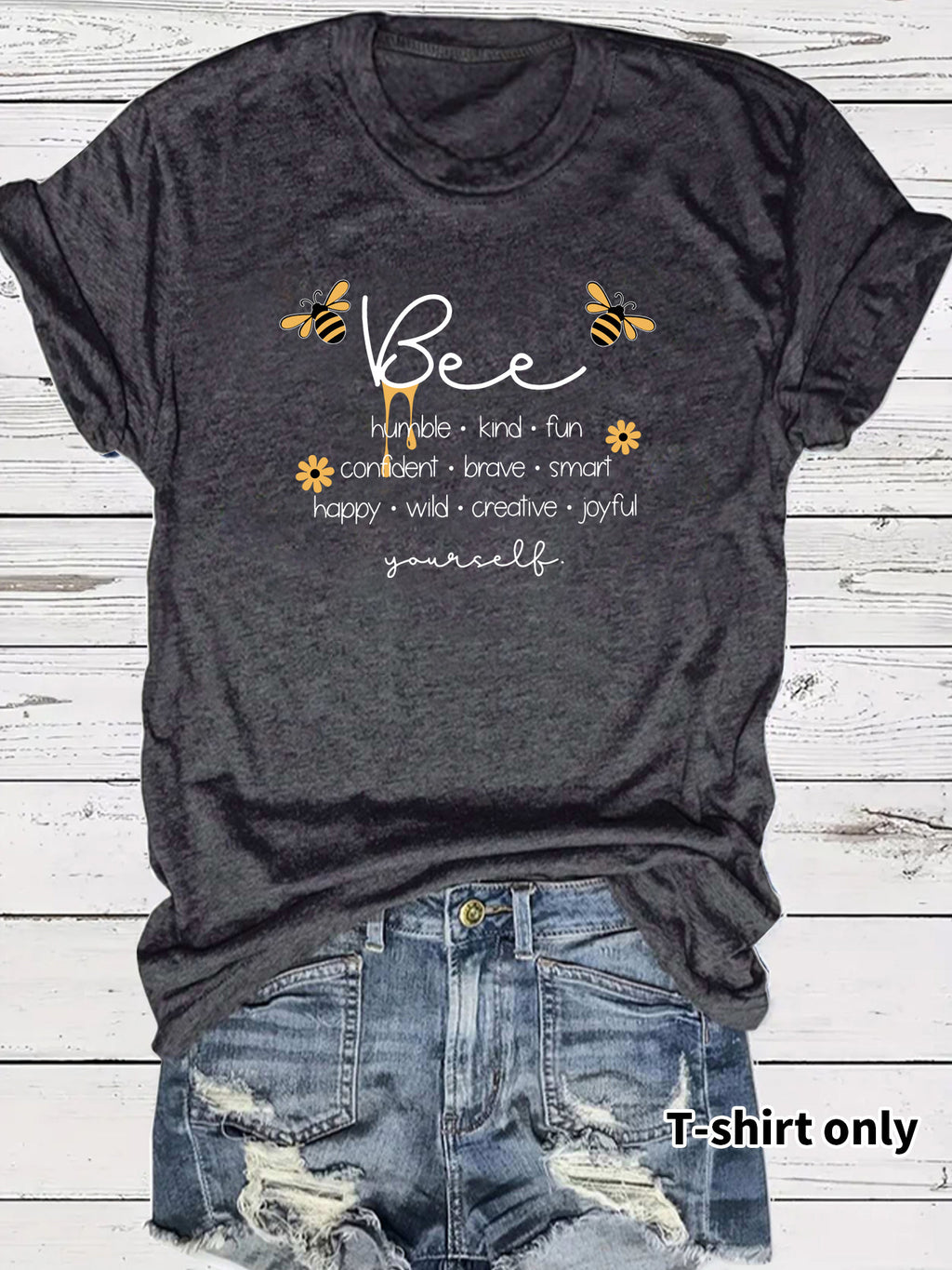 Bee and letter pattern round neck short sleeved shirt
