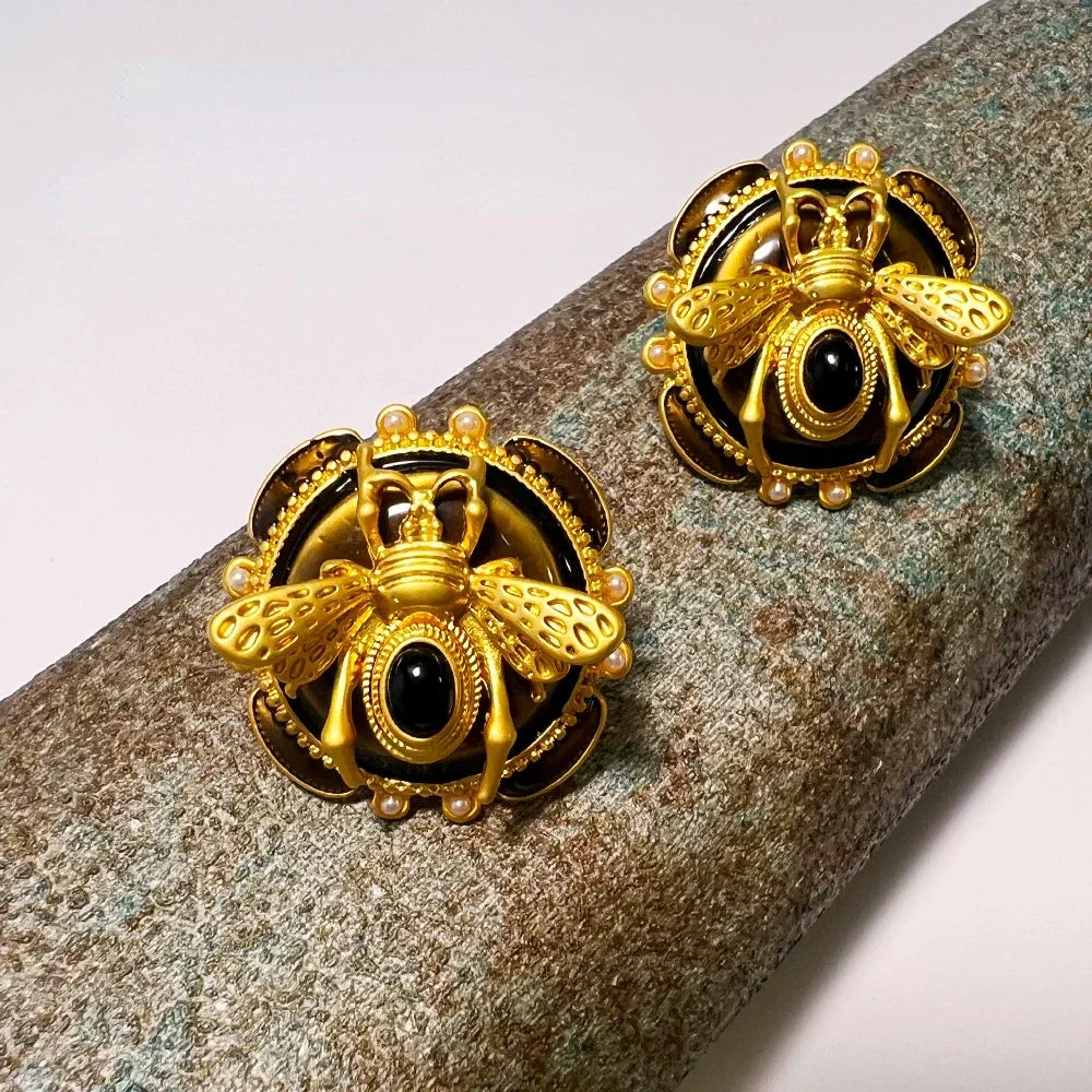 Vintage Bee Studs Earrings Brass Metal for Women Jewelry Europe and America Palace Style INS